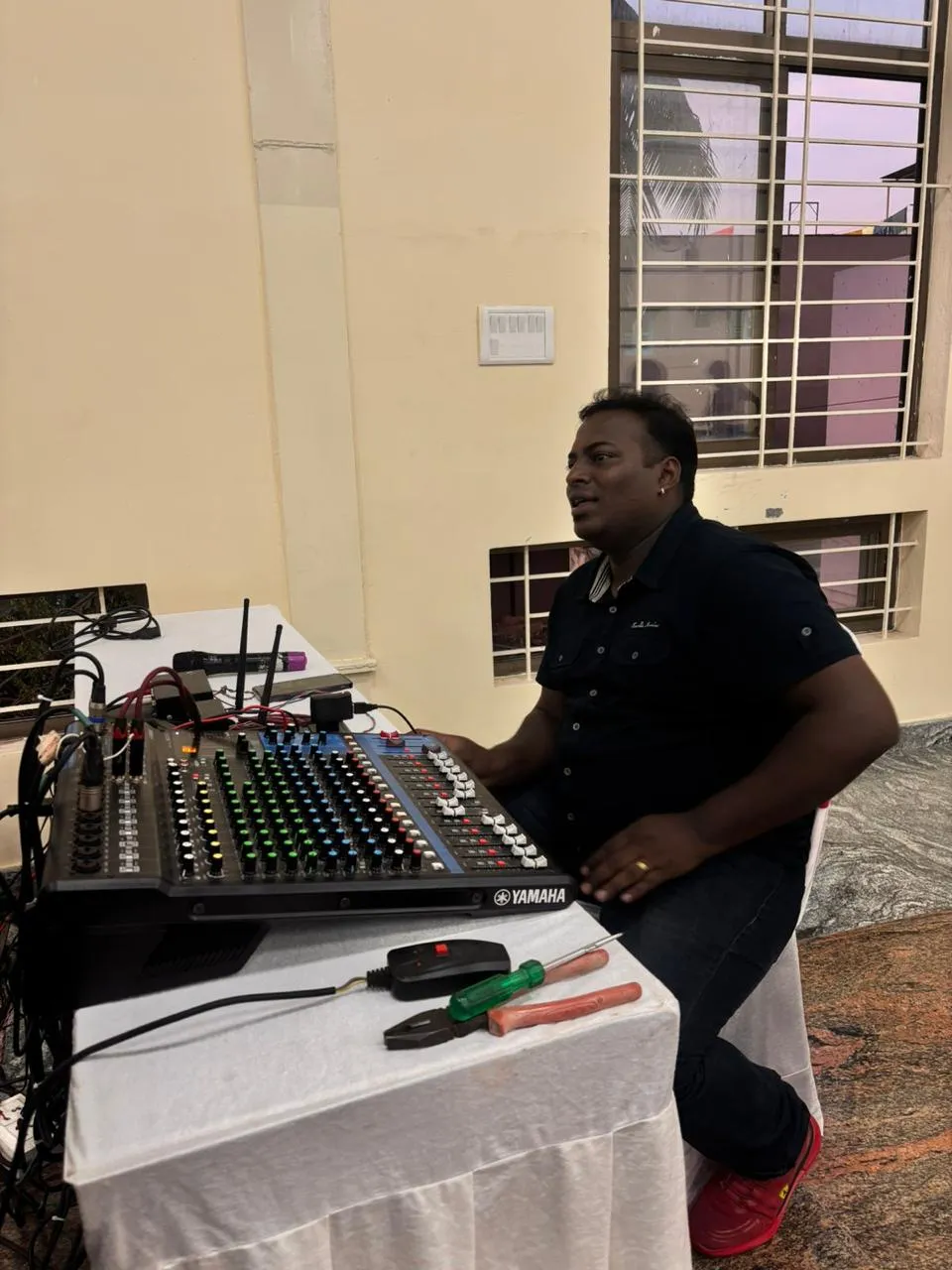 Music & Entertainment